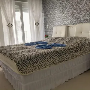 https://apartamento-luxuoso-1-quadra-da-praia-dos-ingleses.santa-catarina-brasil.com